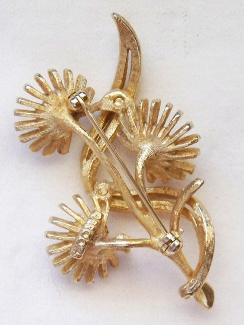 Brooks Aster Brooch With Faux Pearls back