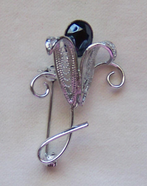 Vintage Costume Jewelry Brooch