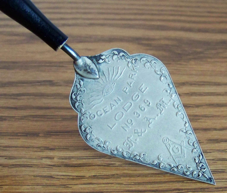 Freemason Ocean Park Lodge 369 Trowel top