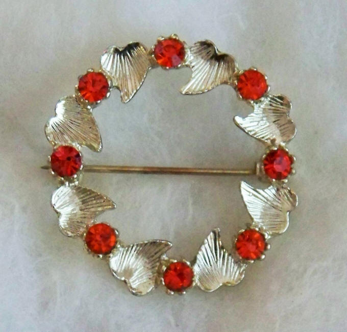 Hearts Red Rhinestones Brooch front