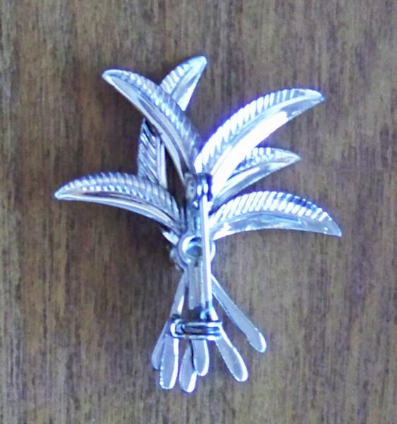 Vintage Costume Jewelry Brooch