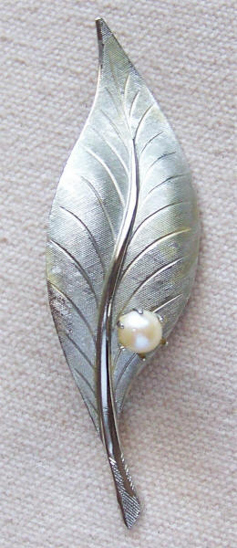 Vintage Leaf with Faux Pearl Brooch