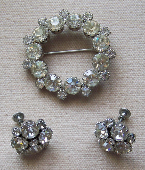 Rhinestone Brooch Earrings Set front