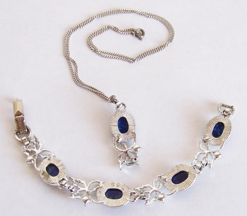 Sarah Coventry Pendant Necklace Bracelet Set back