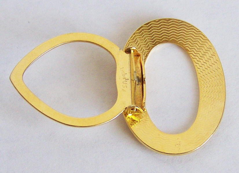 Lieba Scarf Clip back open