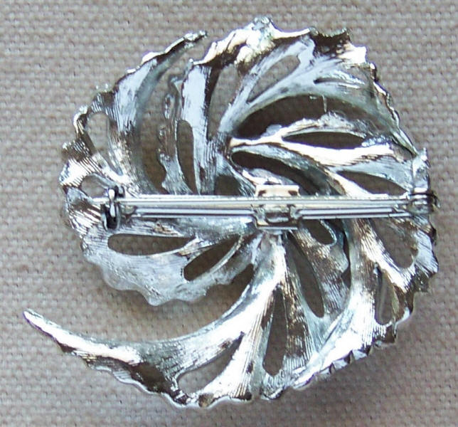 Vintage Costume Jewelry Brooch