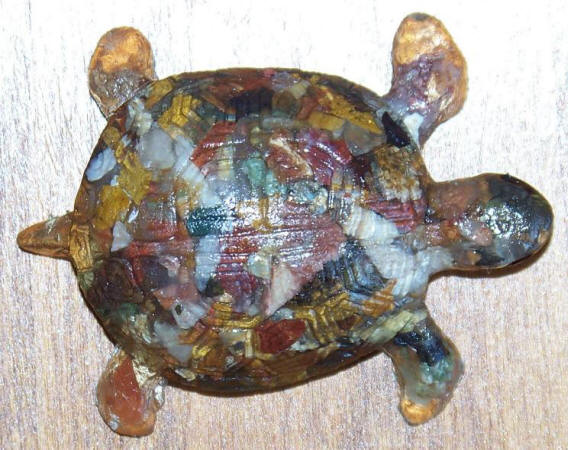 Mid 1970s Multicolor Rock Embedded Small Resin Turtle top