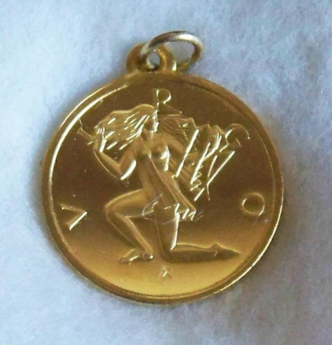 Virgo Zodiac Sign 18kt Gold Pendant