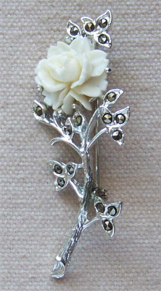 Vintage Costume Jewelry Brooch