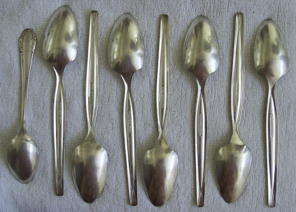 William Rogers 1958 Grapefruit Spoons back